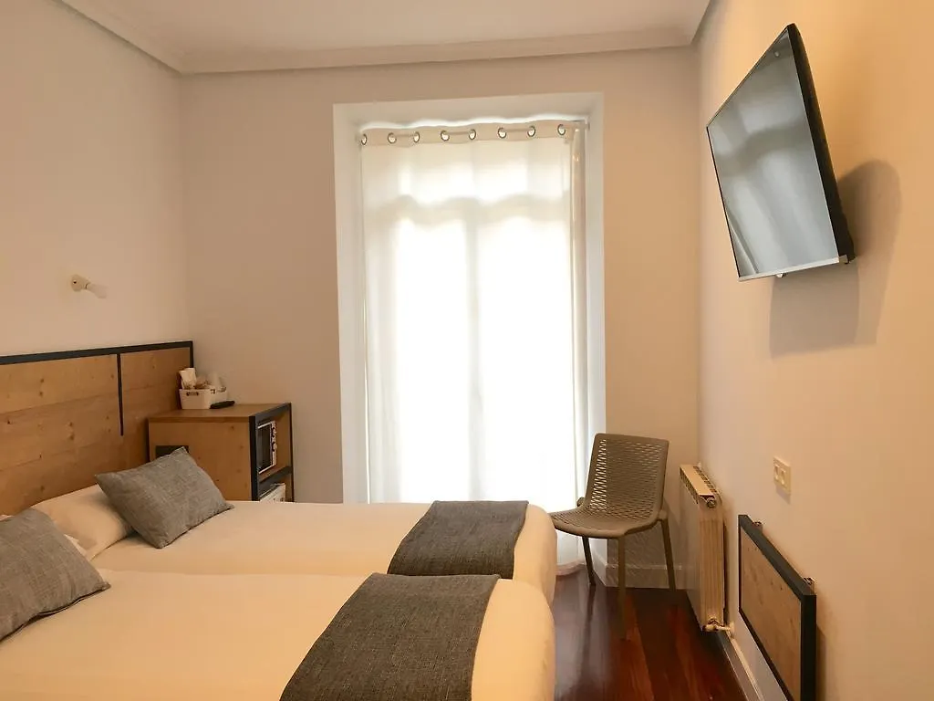 Pension La Perla San Sebastian Guest house