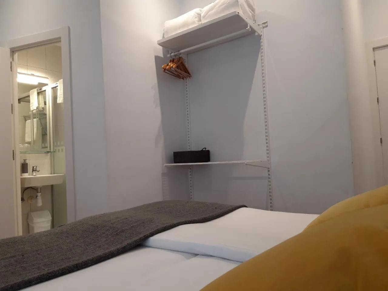 Pension La Perla San Sebastian 2*,