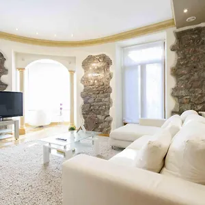 The Collection | Camelot Apartamento